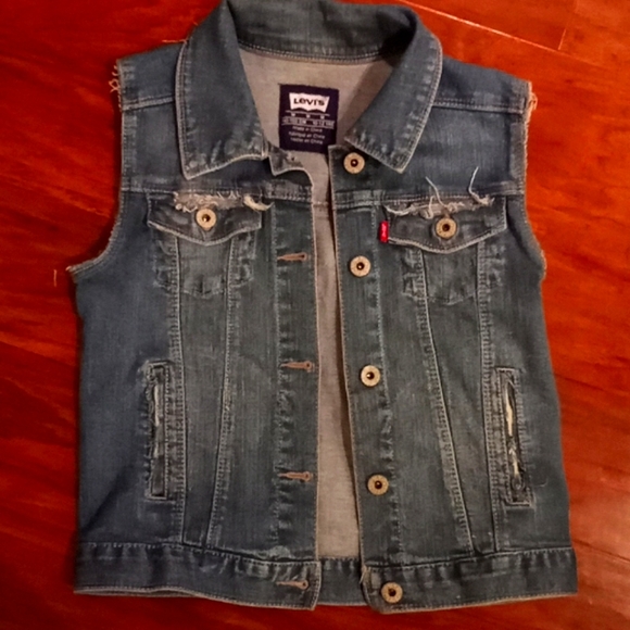 Classic Levi's distressed vest sz med 10-12 yrs